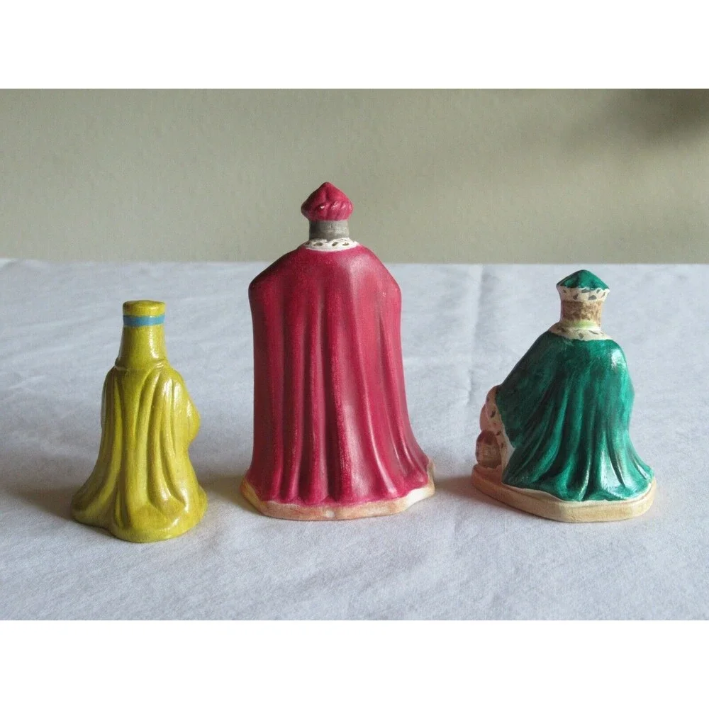 Vintage Ceramic/Plaster 10 Nativity Scene Figures 1Chip 0.75